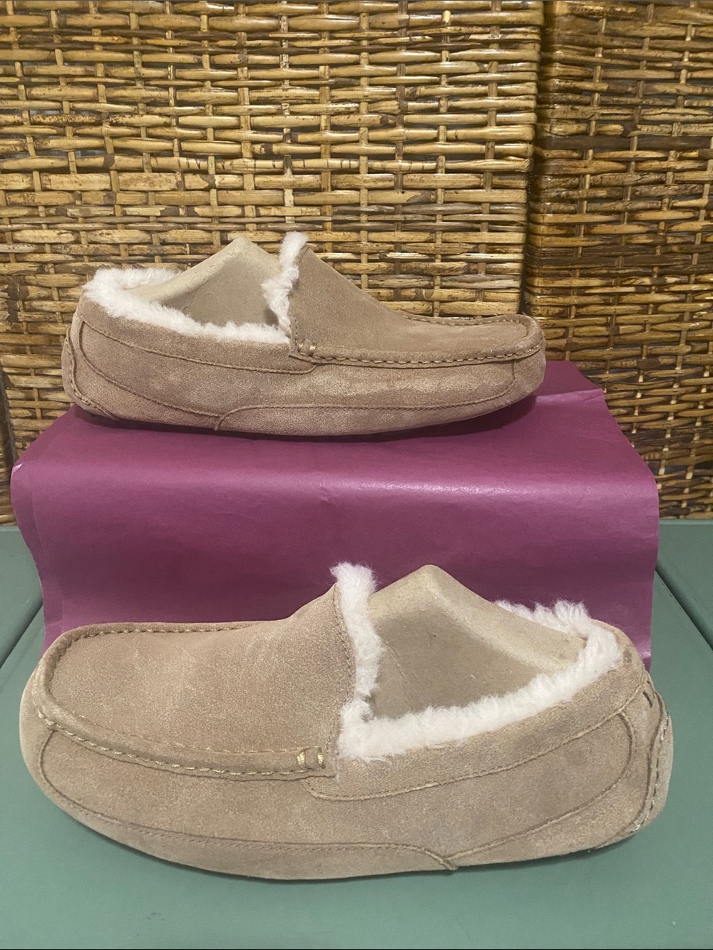 EUC UGG  Men's light brown suede sheering Slippers worn 1X – 2X indoors 12 EEE